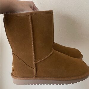 Koolaburra by UGG short boots